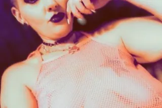 I can suck a dent out a car door sloppy head tight wet pussy an ass🫦 - Image 9